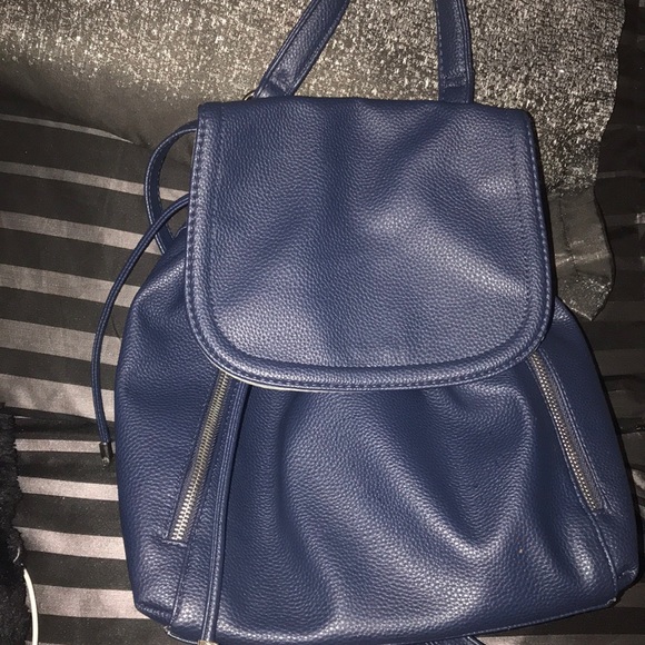 Purses - Picture 5 of 7